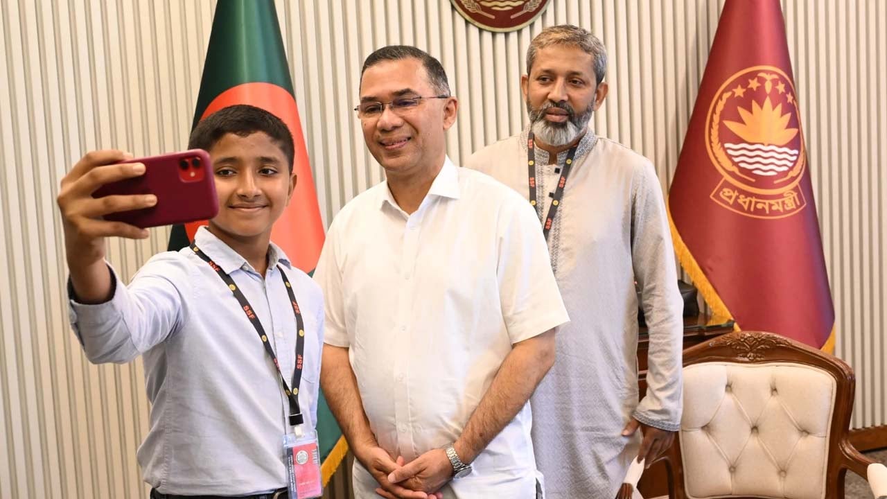 হাসিতে মন জয় করা তাহসিন পেলো প্রধানমন্ত্রীর সাক্ষাৎ