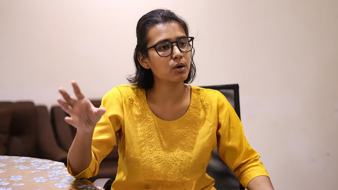 সাধারণ নাগরিকদের সঙ্গে অপরাধীর মতো আচরণ করা হচ্ছে: নেহা বোরা