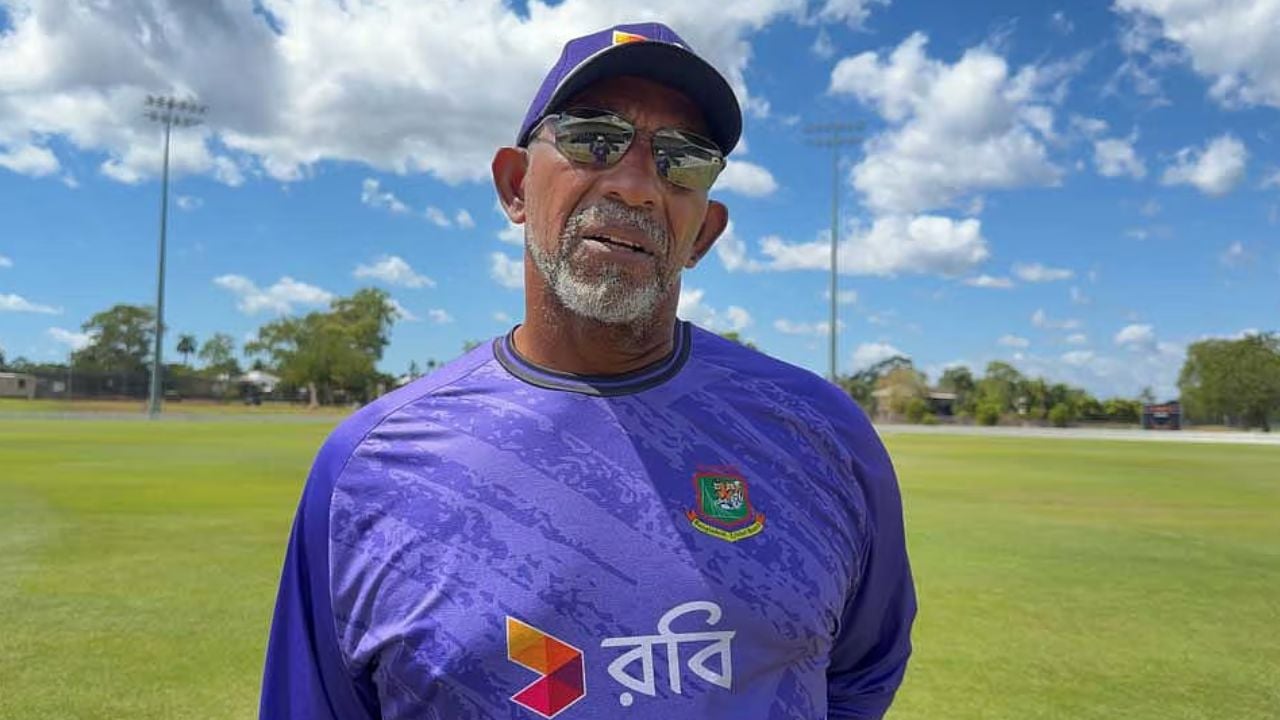 ব্যাটসম্যানদের আউটের ধরন নিয়ে হতাশ বাংলাদেশের কোচ