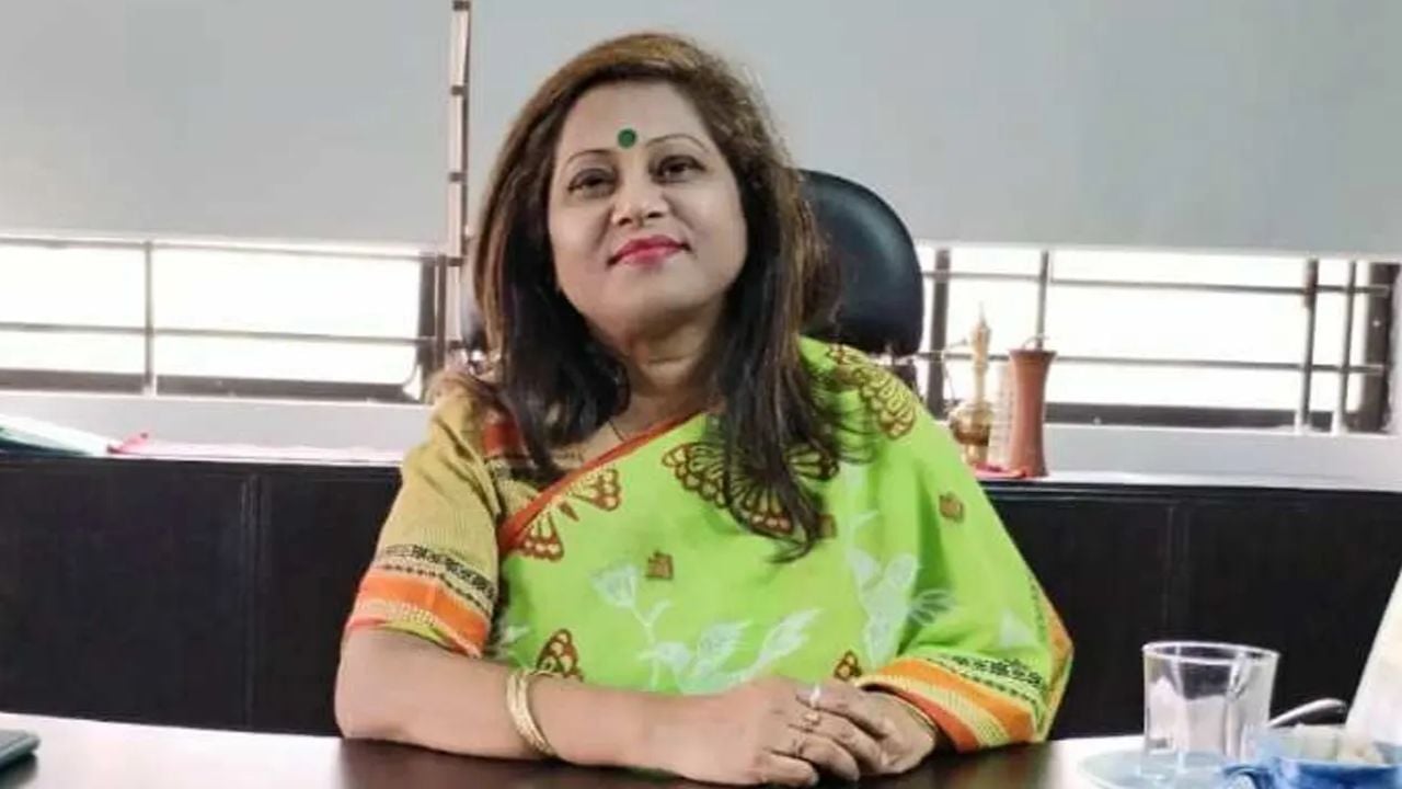 অধ্যাপক জিনাত হুদার বহিষ্কারে প্রগতিশীল শিক্ষক সমাজের ক্ষোভ