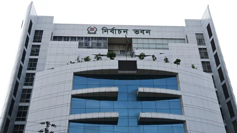 ‘নৌকা’ স্থগিত রেখে ১২০ প্রতীক চূড়ান্ত, যুক্ত হলো ‘না’
