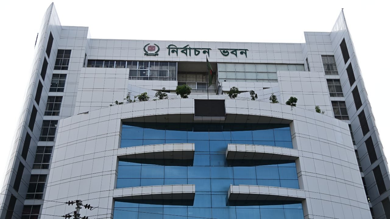 ‘নৌকা’ স্থগিত রেখে ১২০ প্রতীক চূড়ান্ত, যুক্ত হলো ‘না’