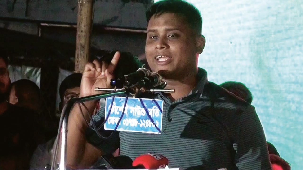 'পালিয়ে যাব না বলে যে পালিয়ে যায়, সে আসি আসি বলে কখনো আসবে না'