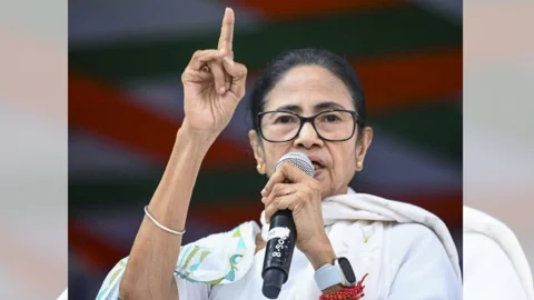 রাজ্যে গণতন্ত্র ও সংবাদমাধ্যমের স্বাধীনতা নেই: মমতা