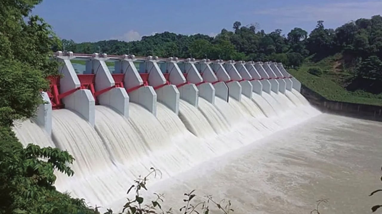 কাপ্তাই হ্রদে বাড়ছে পানি, খুলে দেওয়া হচ্ছে জলকপাট