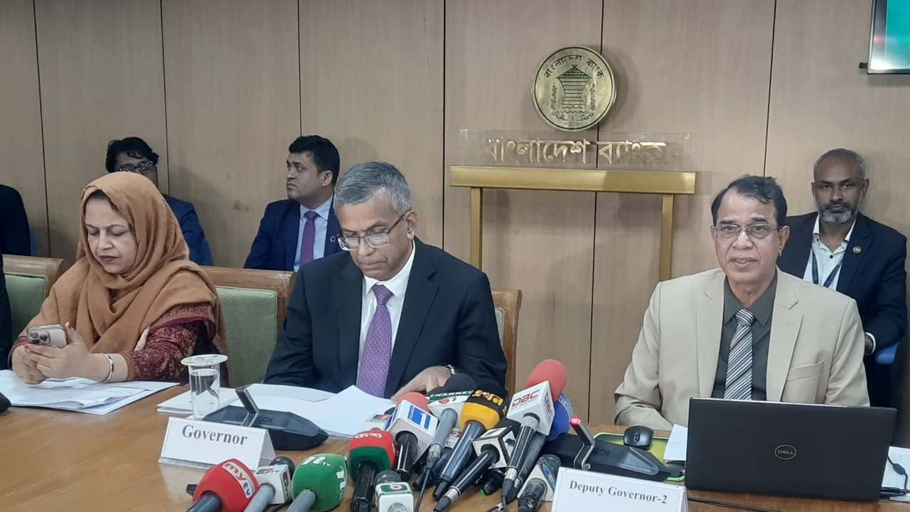 নীতি সুদহার অপরিবর্তিত রেখে ৬০ হাজার কোটির প্রণোদনা ঘোষণা