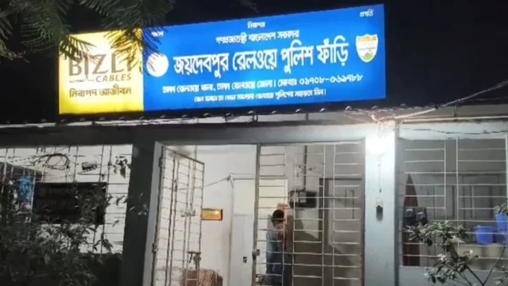 গাজীপুরে পুলিশ ফাঁড়িতে দেশীয় অস্ত্র নিয়ে হামলা, আহত ২