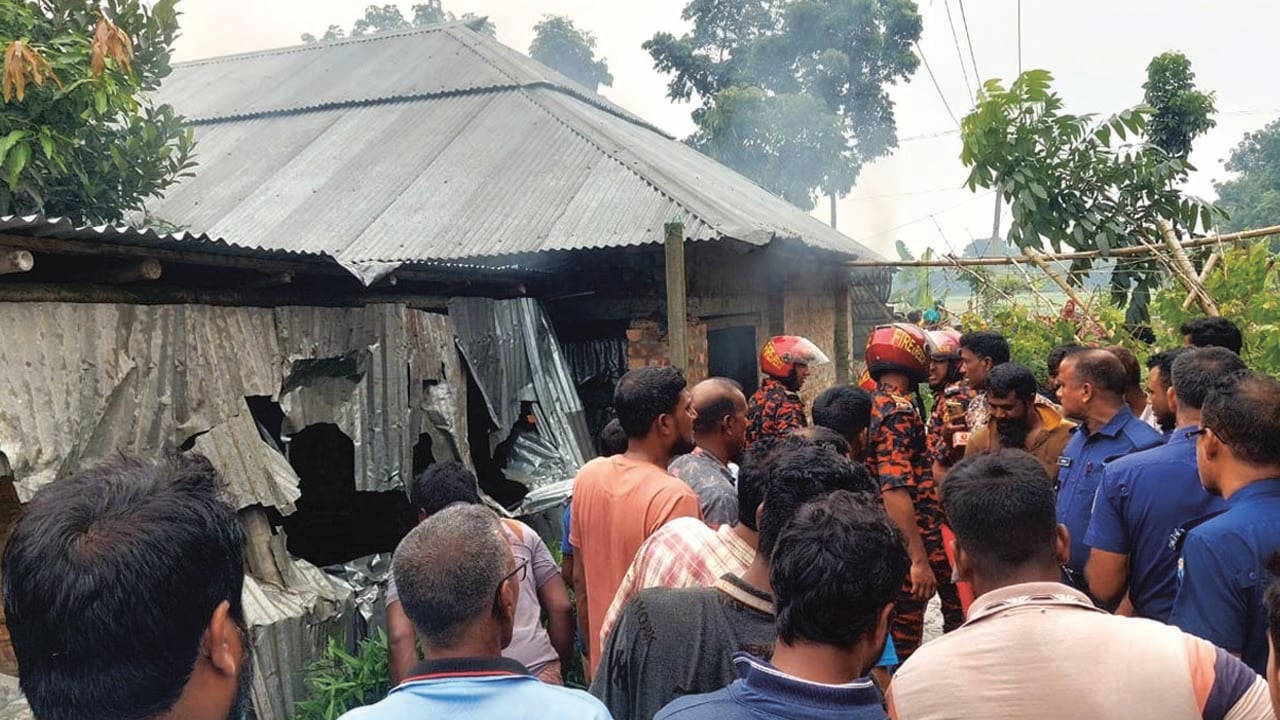 উপজেলা জামায়াত আমিরের বিরুদ্ধে স্কুলছাত্রীকে ধর্ষণচেষ্টার অভিযোগ