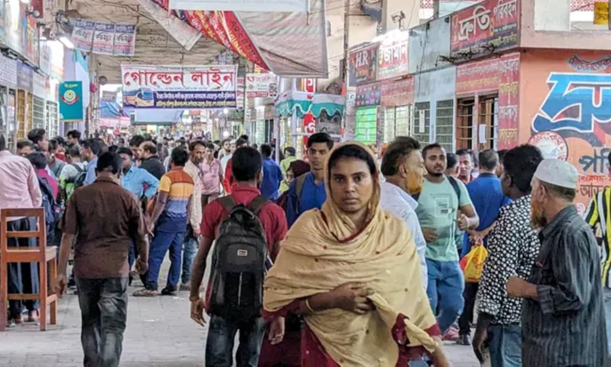 ঈদযাত্রা: বাস টার্মিনালগুলোতে চাপ বাড়ছে