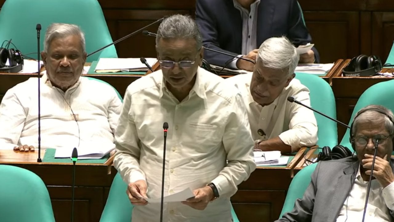 সুদসহ টাকা ফেরত পাবেন ৫ ব্যাংকের আমানতকারীরা: সংসদে অর্থমন্ত্রী