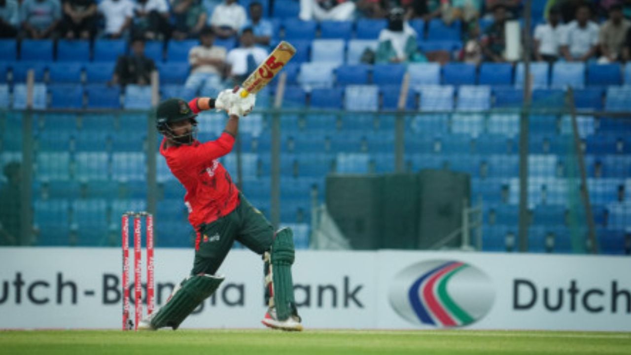 অস্ট্রেলিয়াকে ১৩২ রানের লক্ষ্য দিলো বাংলাদেশ