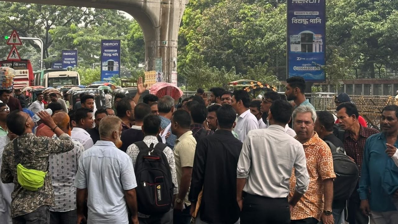বিজয় রাকিন সিটির ফ্ল্যাট মালিকদের উচ্ছেদের হুমকি, প্রেসক্লাবে সংবাদ সম্মেলনে বাধা