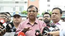 পল্টন মোড় থেকে নর্থ সাউথ রোড পর্যন্ত হকারমুক্ত ঘোষণা ডিএসসিসির