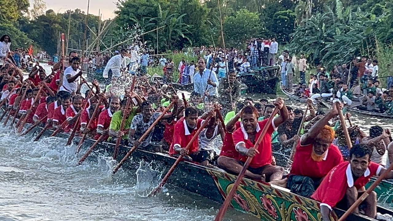প্রতিযোগিতায় অংশ নেওয়া একটি নৌকা। ছবি: সিজেডএন টোয়েন্টিফোর