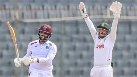 অবশেষে উইকেটের দেখা পেলো বাংলাদেশ