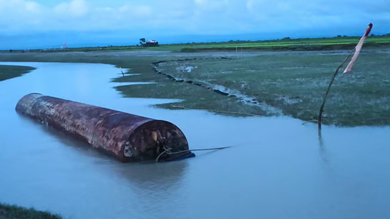 সাগরে উদ্ধার বিশালাকার সিলিন্ডার ঘিরে কৌতূহল বাড়ছে