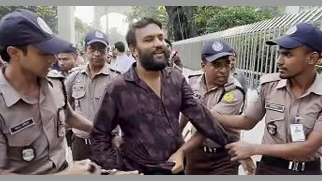 প্রধানমন্ত্রীর গাড়িবহরের নিরাপত্তা বেষ্টনী পেরোনো যুবকের পরিচয় মিলেছে