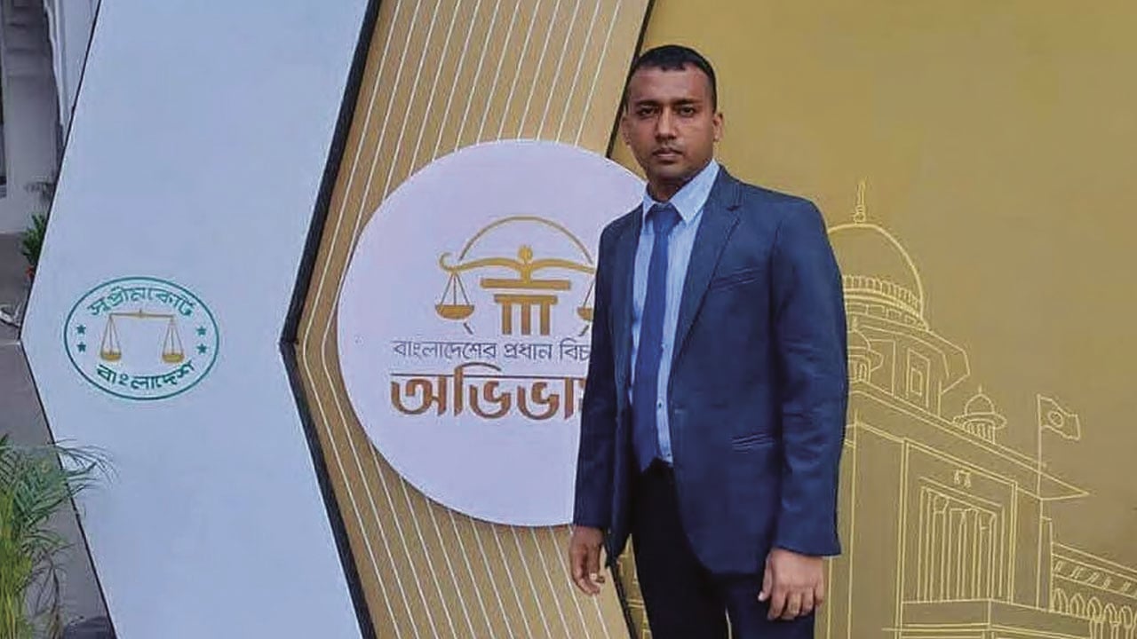 পেপারওয়েটের আঘাতে আইনজীবী আহত, বিচারককে বদলি