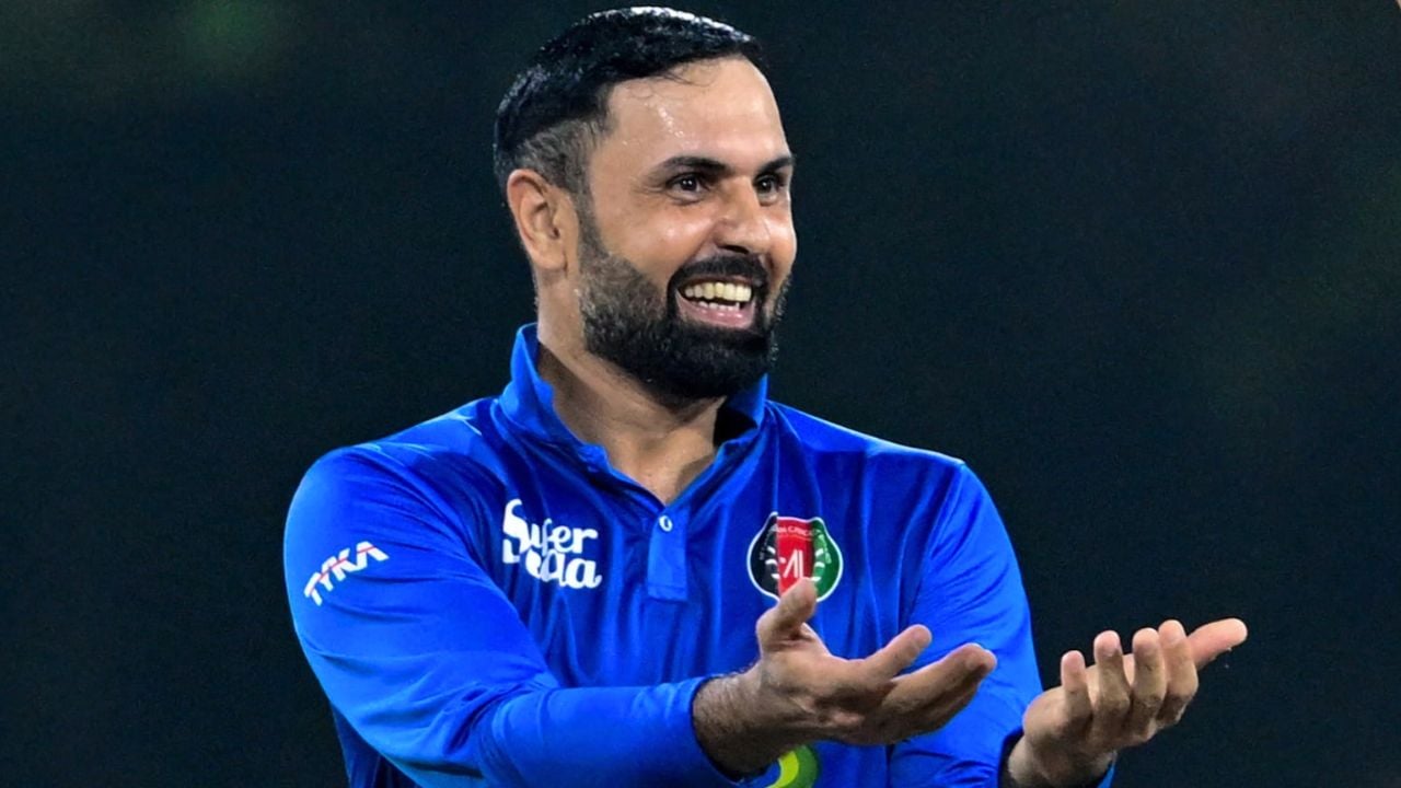 ৩০০ উইকেটের মাইলফলকে মোহাম্মদ নবী