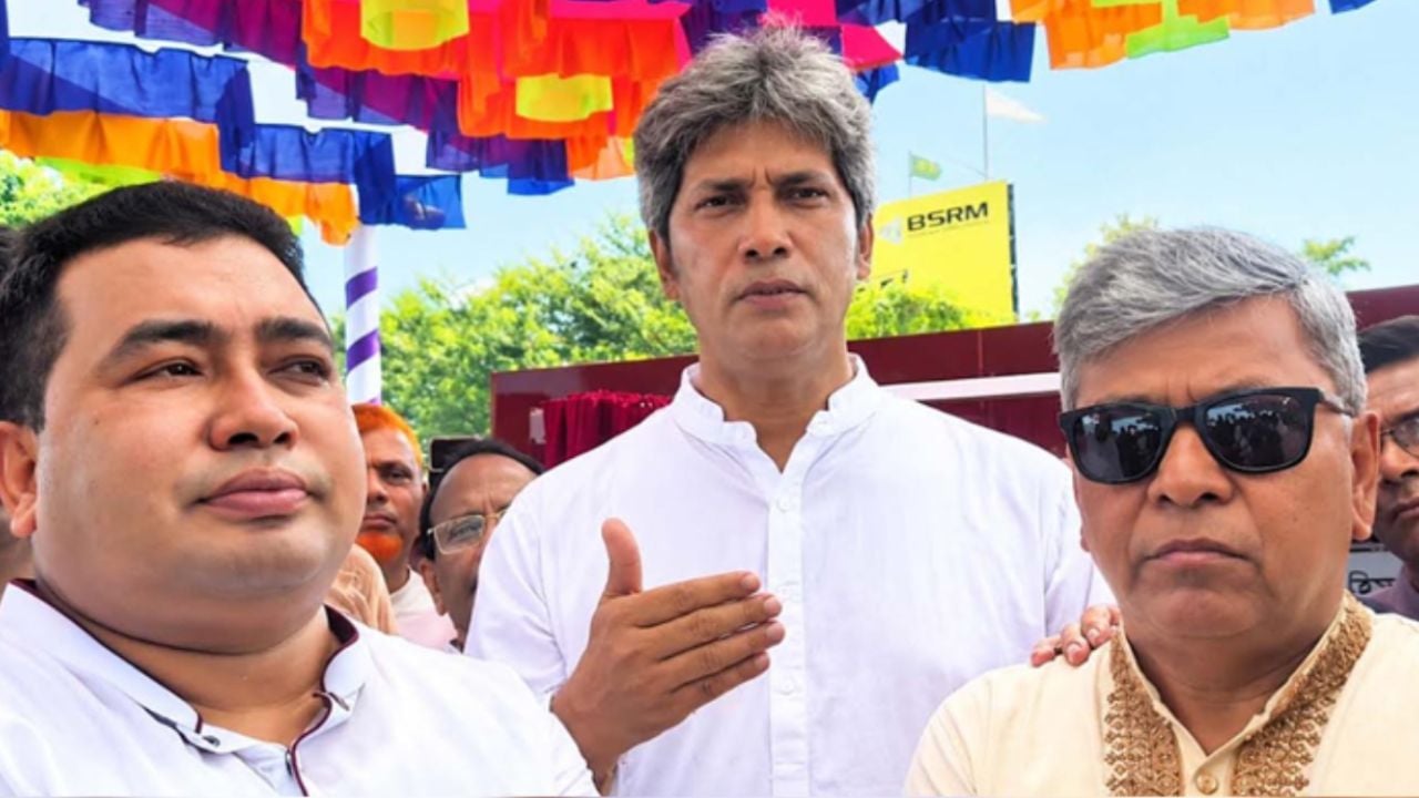লংমার্চকারীদের সম্পর্কে সতর্ক থাকতে হবে: প্রতিমন্ত্রী জোনায়েদ সাকি