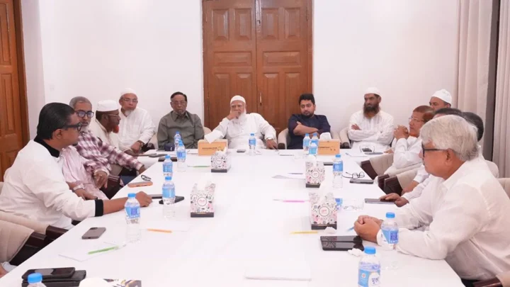 দেশের চলমান রাজনৈতিক পরিস্থিতি নিয়ে ১১ দলীয় ঐক্যের বৈঠক