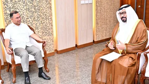 প্রধানমন্ত্রীর সঙ্গে আরব আমিরাতের রাষ্ট্রদূতের সাক্ষাৎ