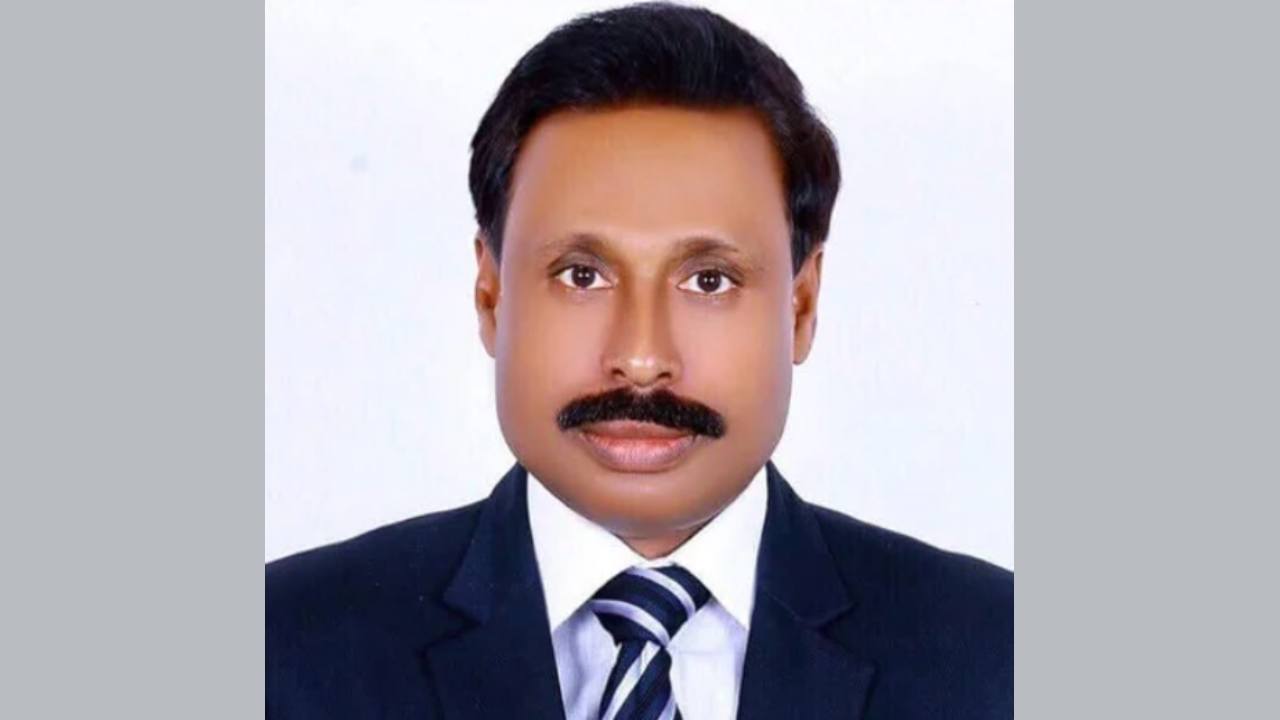চাঁদাবাজির অভিযোগে খিলক্ষেত থানা বিএনপির সাবেক সভাপতি আটক