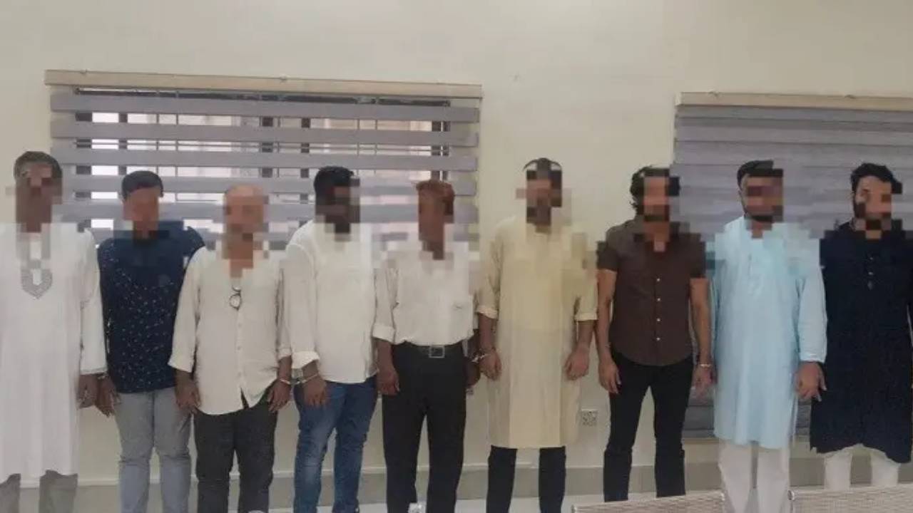 চট্টগ্রামে ‘গোপন বৈঠক’ থেকে আ.লীগের পাঁচ নেত্রীসহ আটক ১৫