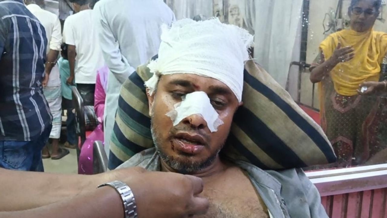 ‘আপা আসার আগেই তোরে মাইরা ফালামু’ বলেই জামায়াত নেতার ওপর হামলা