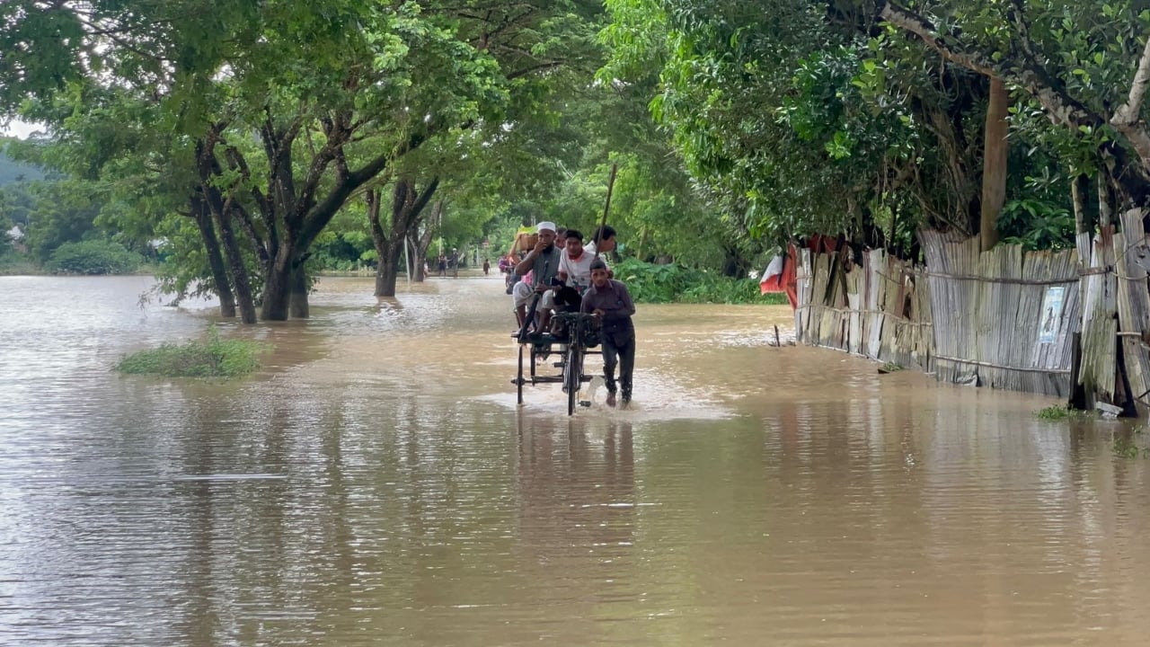 খাগড়াছড়ি বন্যার পানি নেমে গেলেও স্বাভাবিক অবস্থা ফেরেনি
