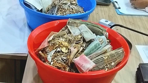 ছয় বছর পর পাগলা মসজিদের স্বর্ণ, রুপা ও বৈদেশিক মুদ্রার হিসাব শুরু