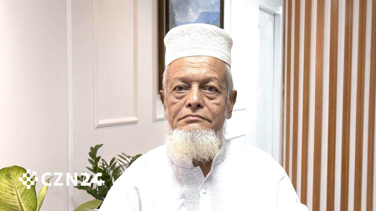 প্রবীণ শিক্ষককে ৭ মামলার ঘা