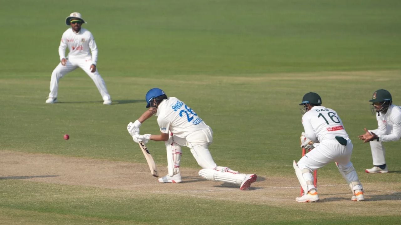 আফগানদের দেড়শ, মাঠ ছাড়লেন হাশমতউল্লাহ