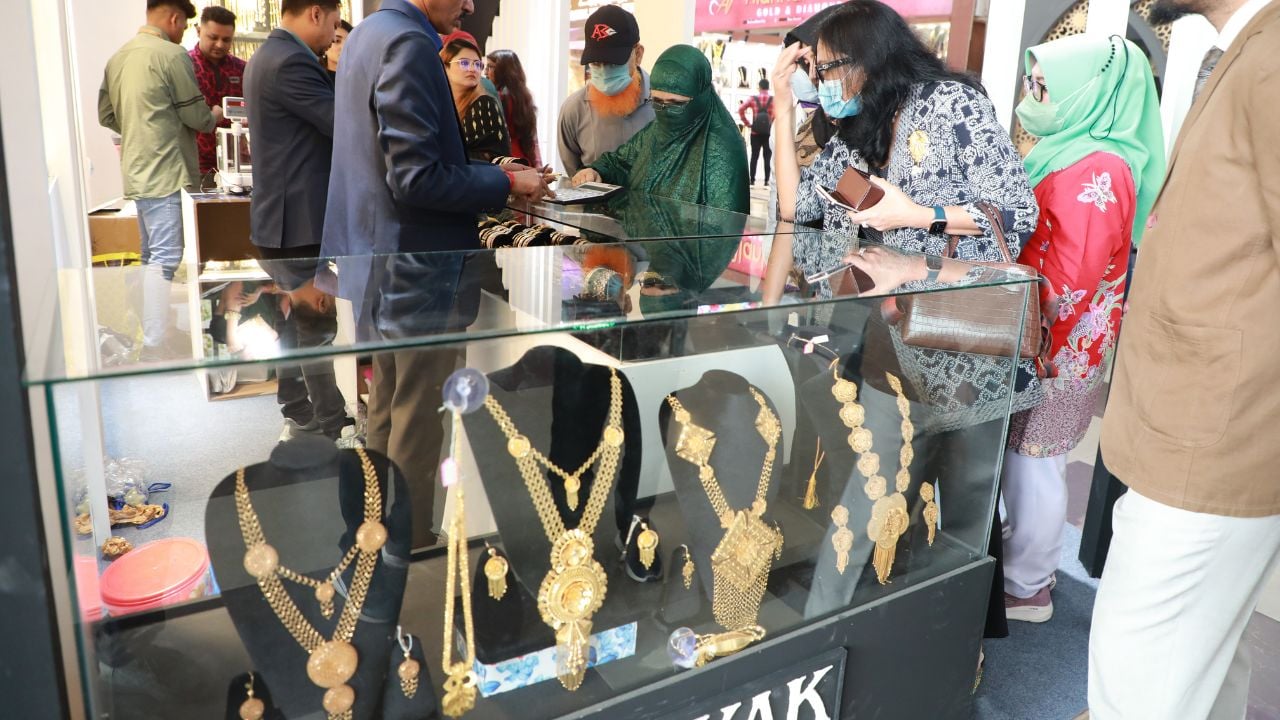 আজ যে দামে মিলছে স্বর্ণ