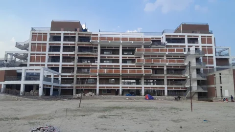 ফাঁকা ঝিলমিলে স্কুল নির্মাণ করে বিপাকে রাজউক 
পরিচালনার জন্য খোঁজা হচ্ছে প্রতিষ্ঠান
