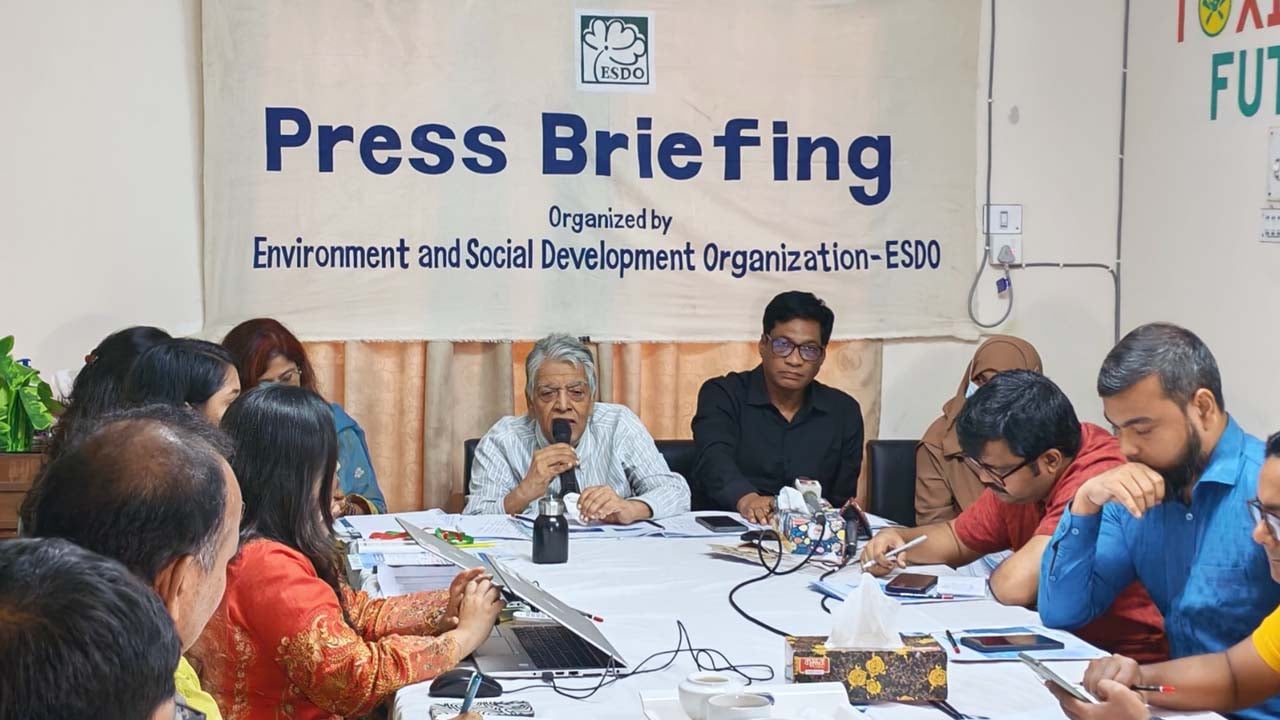 দেশে বিক্রি হওয়া ৩৪টি টুথপেস্টের ২৬টিতেই মাইক্রোপ্লাস্টিক শনাক্ত