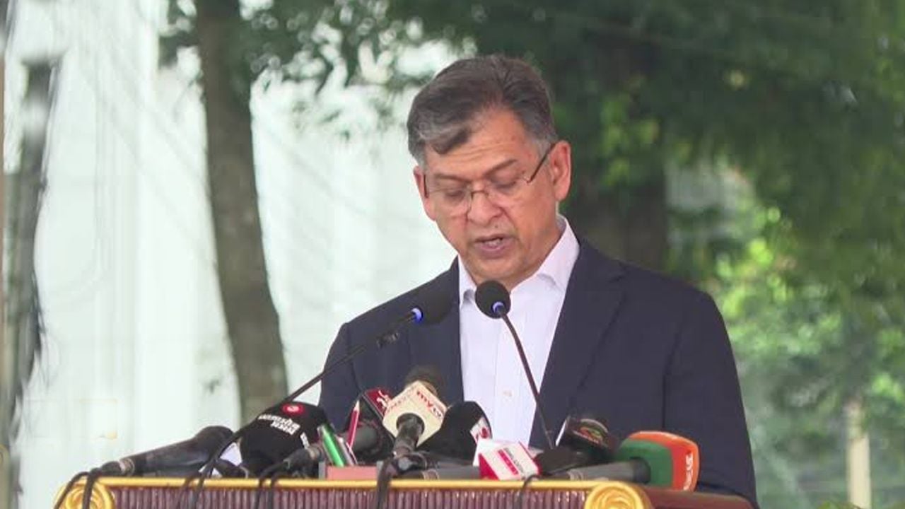 ভয়-ভীতি উপক্ষো করে জনমানুষকে সুরক্ষা দিতে হবে: পুলিশকে স্বরাষ্ট্রমন্ত্রী