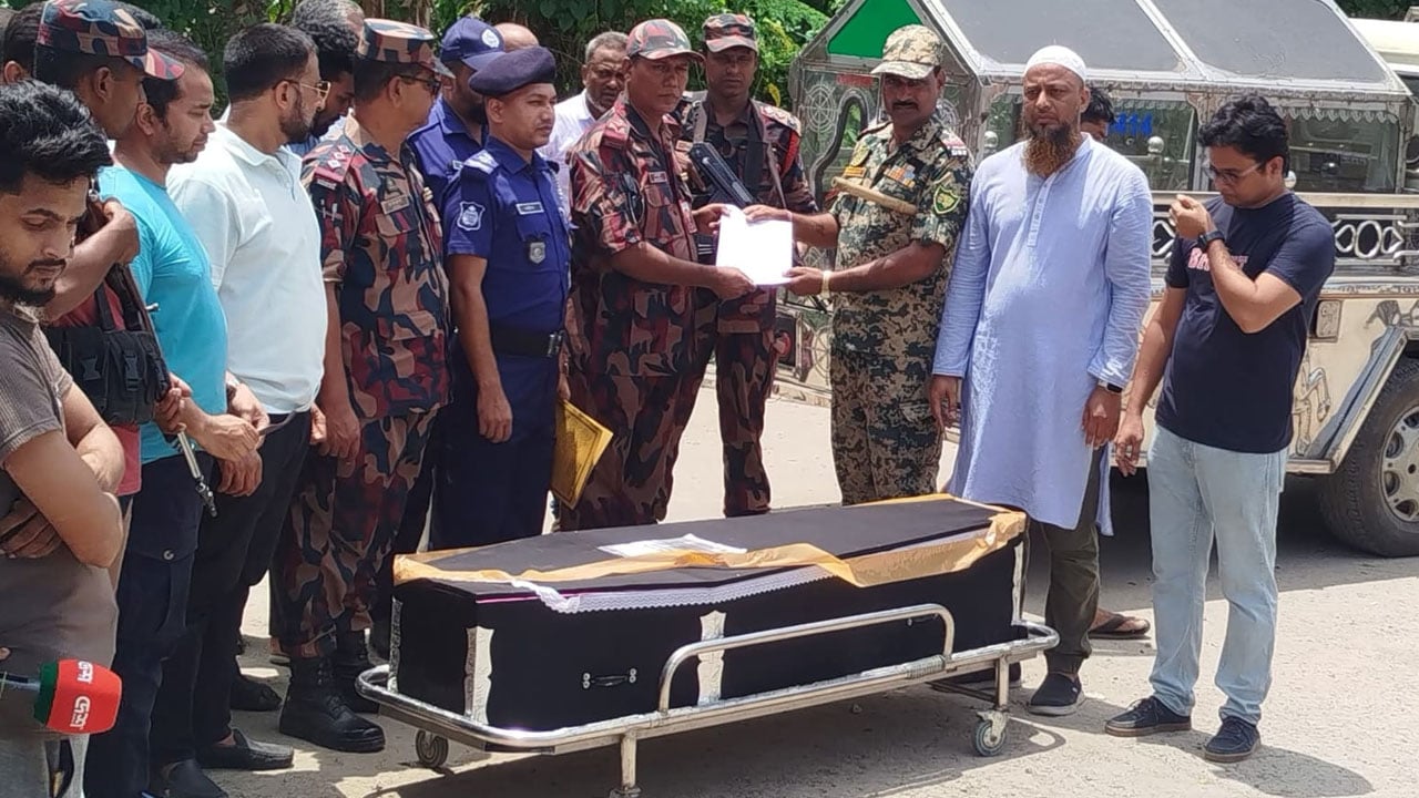 দে‌শে ফি‌র‌লো অ‌গ্নিকা‌ণ্ডে নিহত সাজুর মর‌দেহ, রেবতীর শেষকৃত্য কলকাতায়