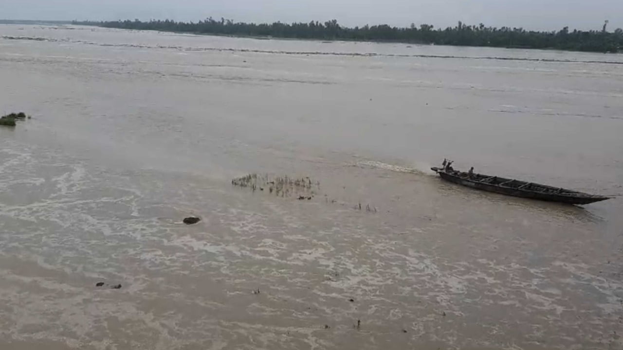 কুড়িগ্রামে বাড়ছে নদ-নদীর পানি, বন্যার আশঙ্কা