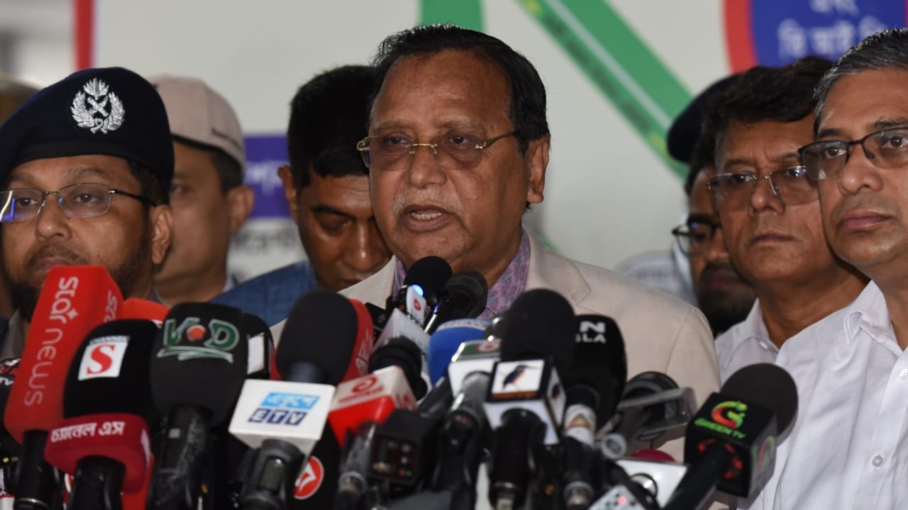 ৮ ঘণ্টার মধ্যে কোরবানির বর্জ্য অপসারণ করবে ডিএসসিসি