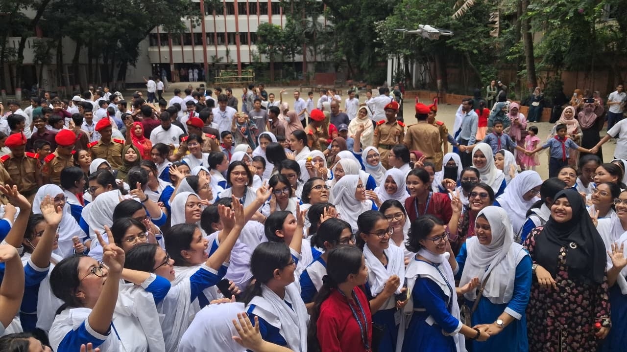 কলেজে ভর্তির সংকট: একাদশে জায়গা মিলবে না যাদের
