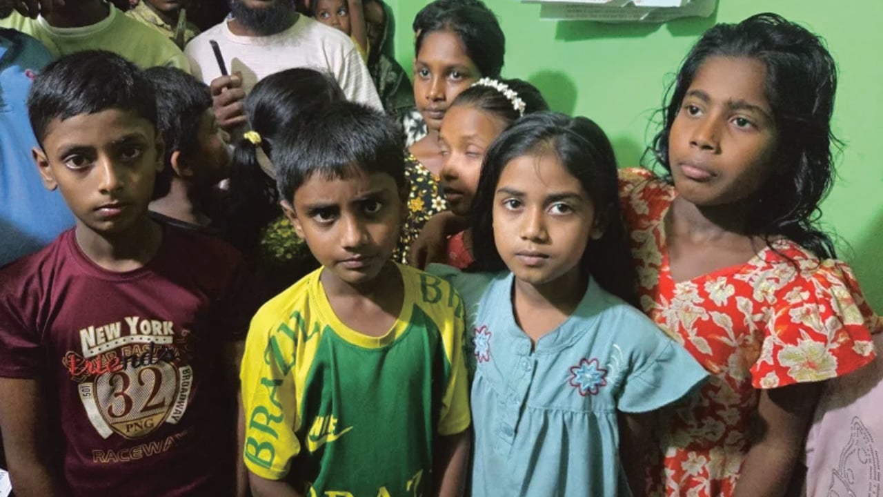 আর্জেন্টিনাকে নিয়ে ব্যঙ্গাত্মক গান গাওয়ায় শিক্ষার্থীদের পেটালো শিক্ষক