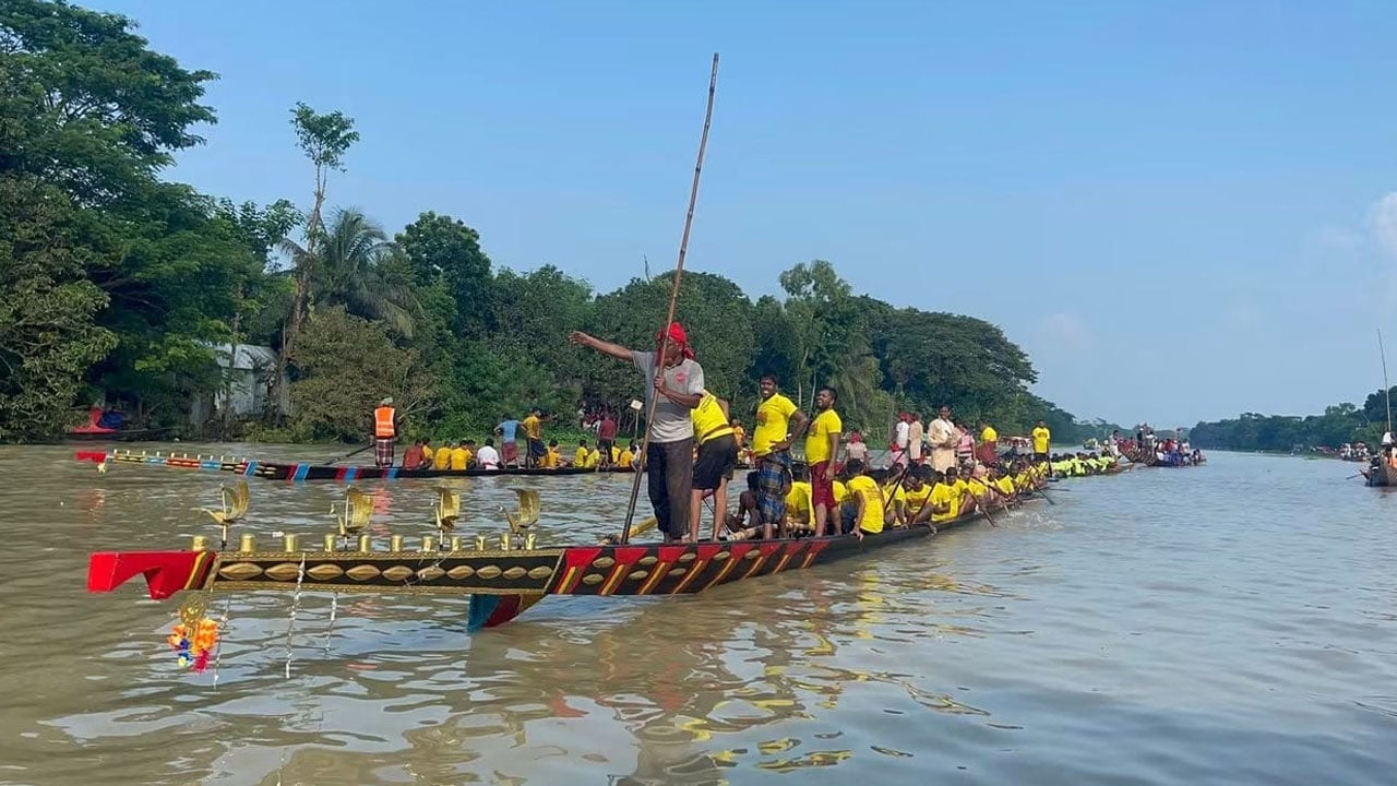 কুমার নদে ১৫ বছর পর ঐতিহ্যবাহী নৌকা বাইচ