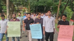 ডেঙ্গুমুক্ত ক্যাম্পাসের দাবিতে ঢাকা কলেজ ছাত্রদলের র্যালি