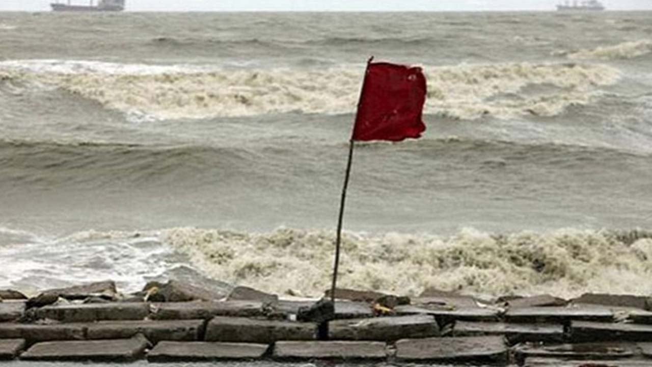 বঙ্গোপসাগরে ‘সুস্পষ্ট লঘুচাপ’, বন্দরে ৩ নম্বর সতর্ক সংকেত