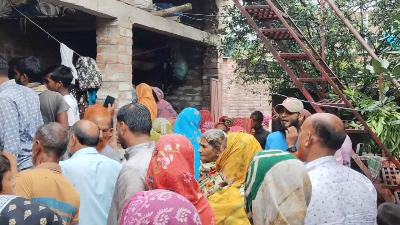 বিদ্যুৎস্পৃষ্টে একই পরিবারের ৩ জনের মৃত্যু