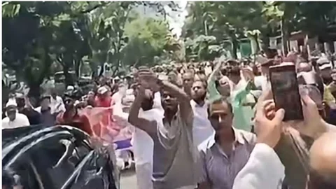 গুলশানে আওয়ামী লীগের মিছিলের
ঘটনায় গ্রেপ্তার আরও ৪০