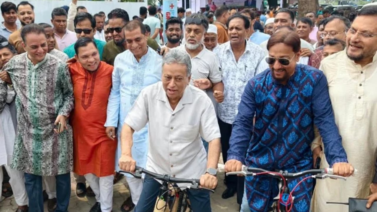 শিক্ষার্থীদের প্রযুক্তিগত জ্ঞান অর্জন করতে হবে: অর্থমন্ত্রী