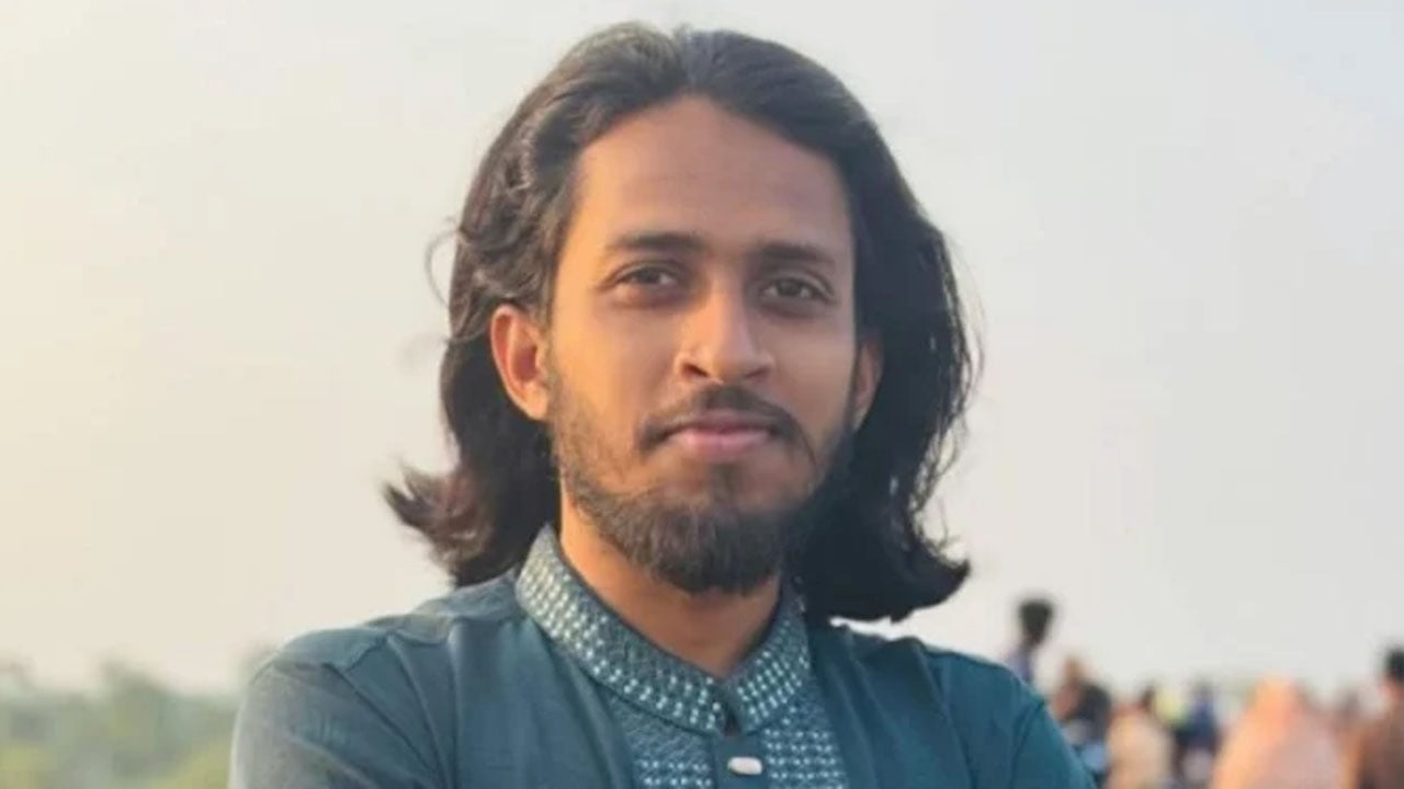 ‘কয় টাকা তোলা হয়েছে, সাংবাদিককে কান ধরে নিয়ে দেখাতে হবে’ 