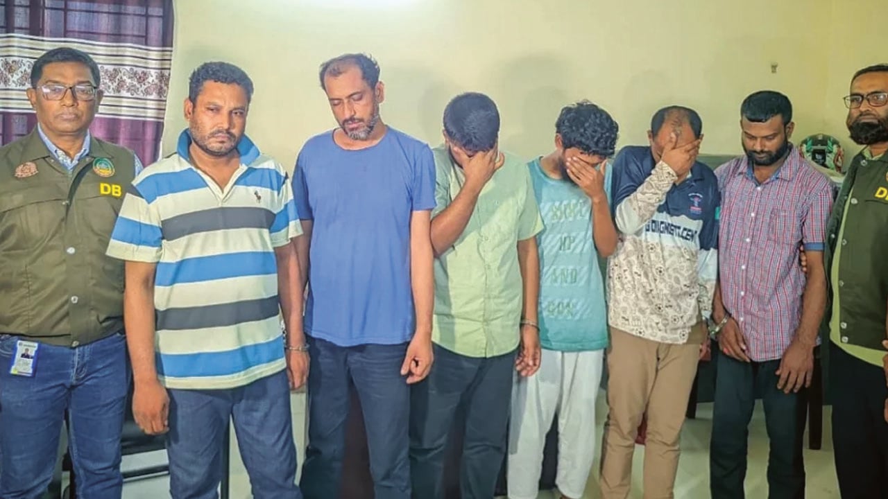 রংপুরে প্রশ্নপত্র ফাঁসের অভিযোগে গ্রেপ্তার ৬